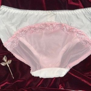 Super cute panties. size S-M